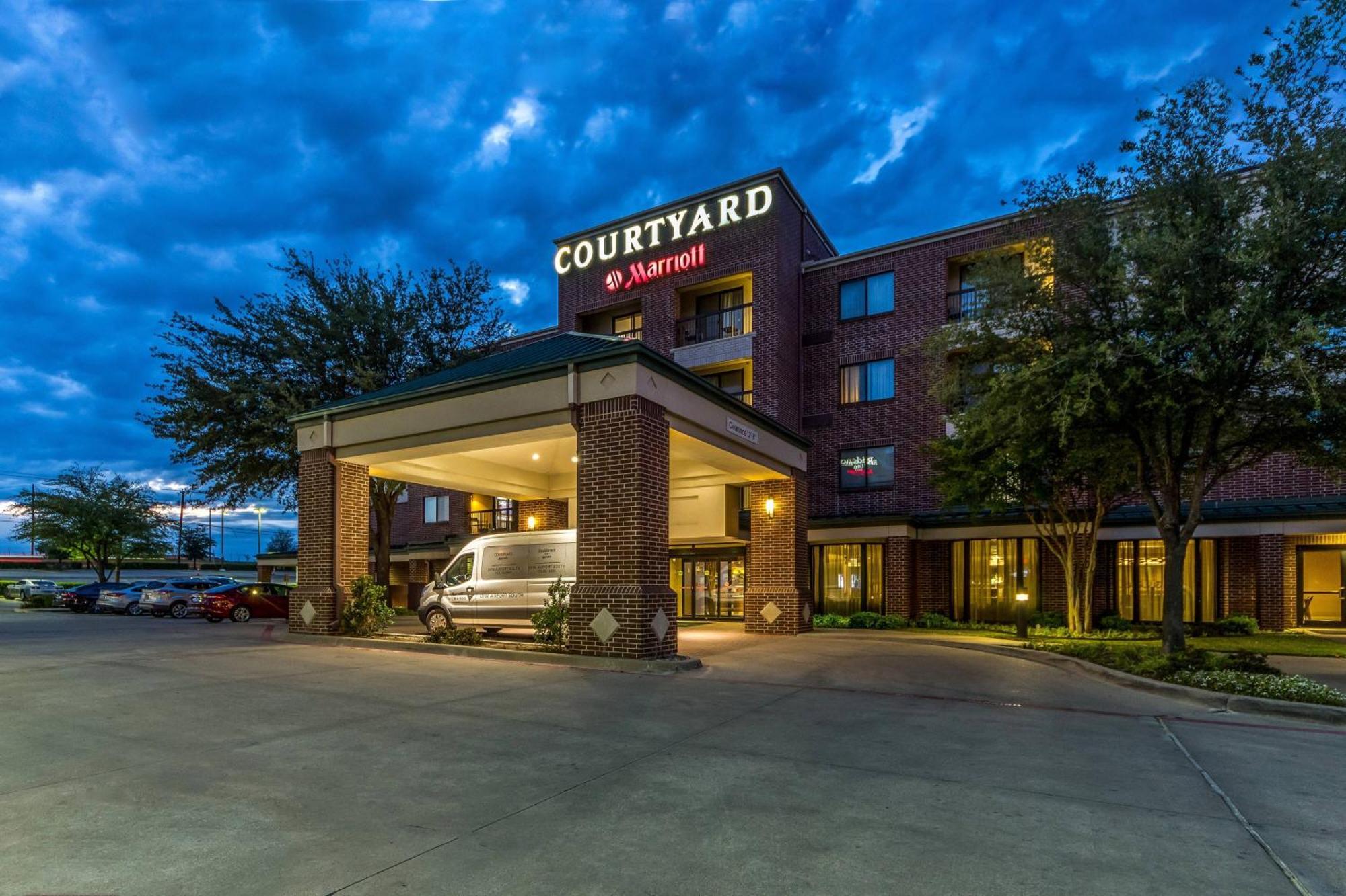 Courtyard Dallas Dfw Airport South/Irving Bagian luar foto